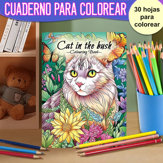 Gato en la maleza